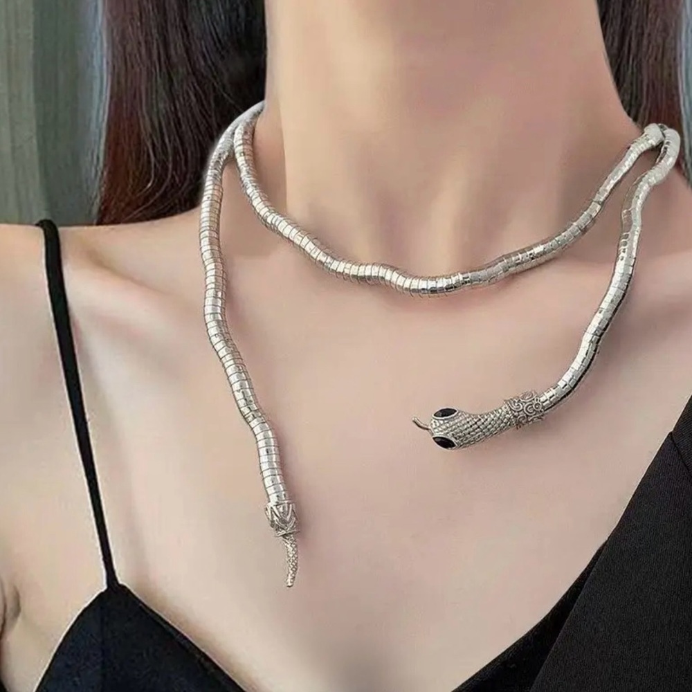 NEW Elegant Stainless Steel Silver Snake Necklace 🔥 - Picture 3 of 5
